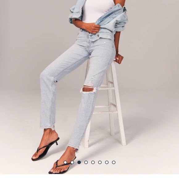 NWT: High rise Mom Jens - Abercrombie - Picture 3 of 8